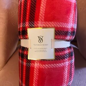 Victoria's Secret Red and Black Plaid Plush Blanket